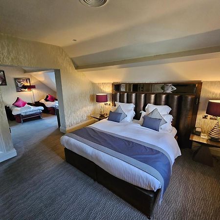 Grosvenor Pulford Hotel & Spa Exterior photo