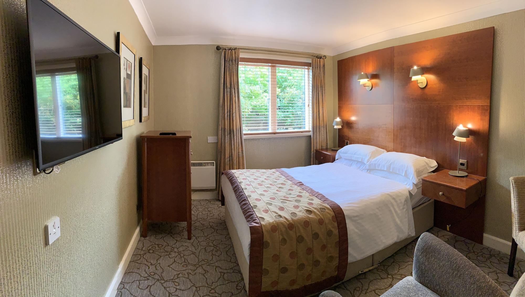 Grosvenor Pulford Hotel & Spa Exterior photo