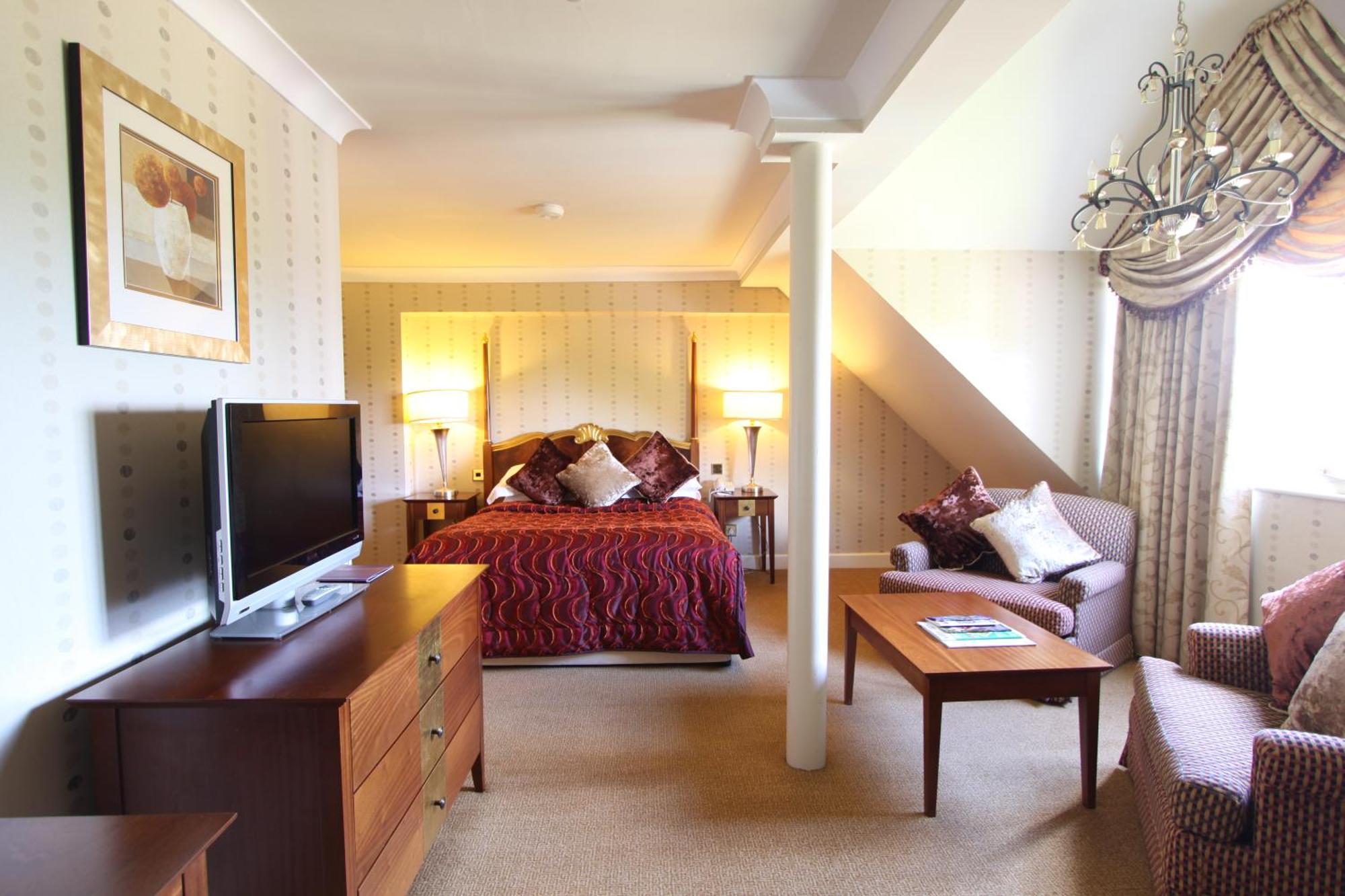 Grosvenor Pulford Hotel & Spa Exterior photo