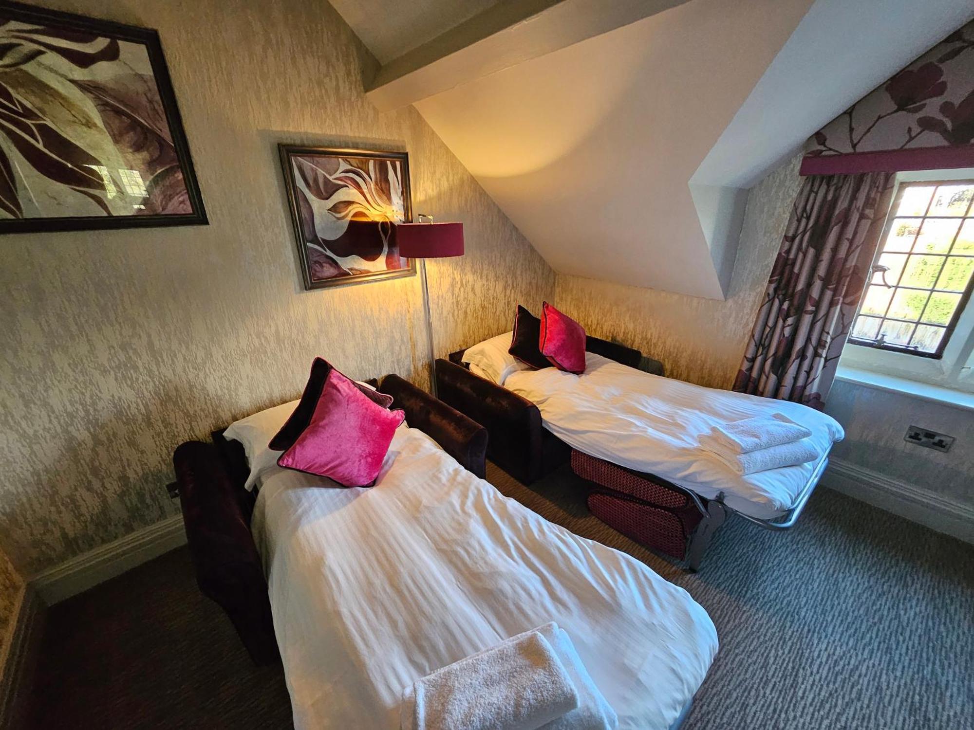 Grosvenor Pulford Hotel & Spa Exterior photo